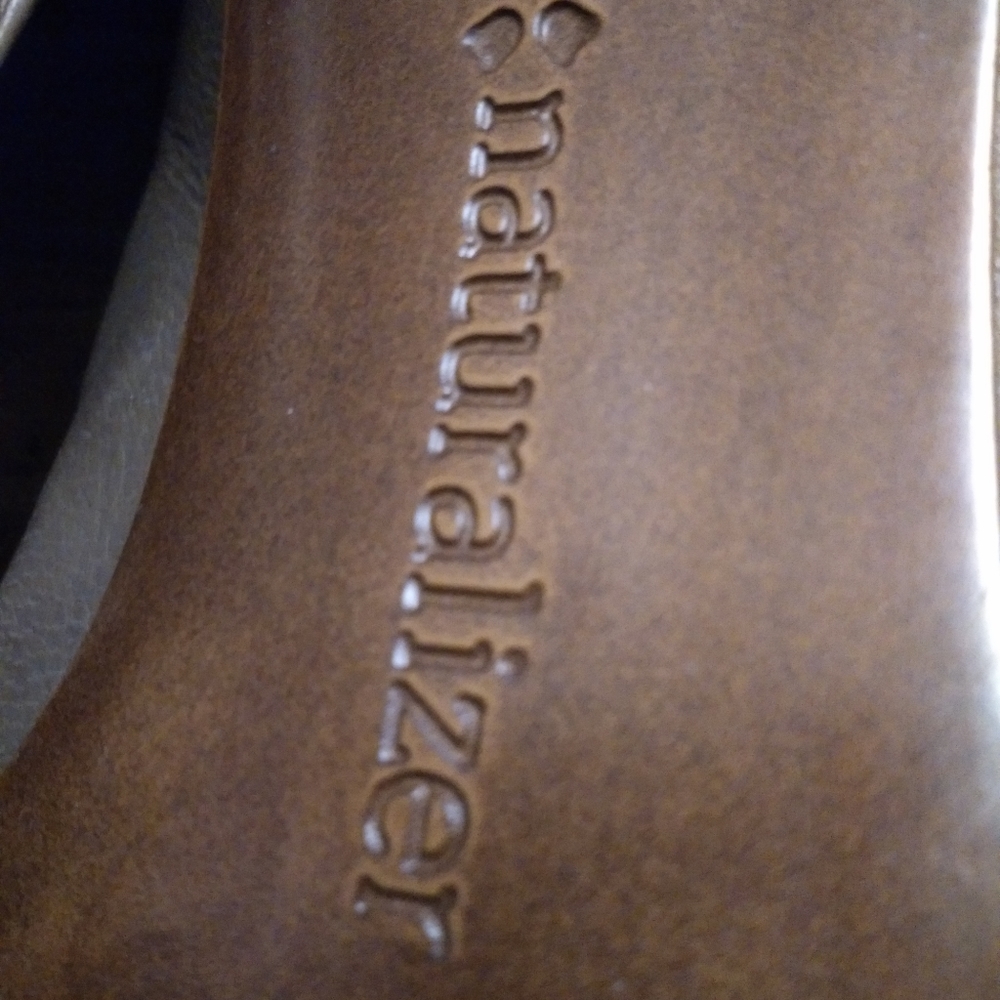 Women Shoes with Strap Naturalizer Flats